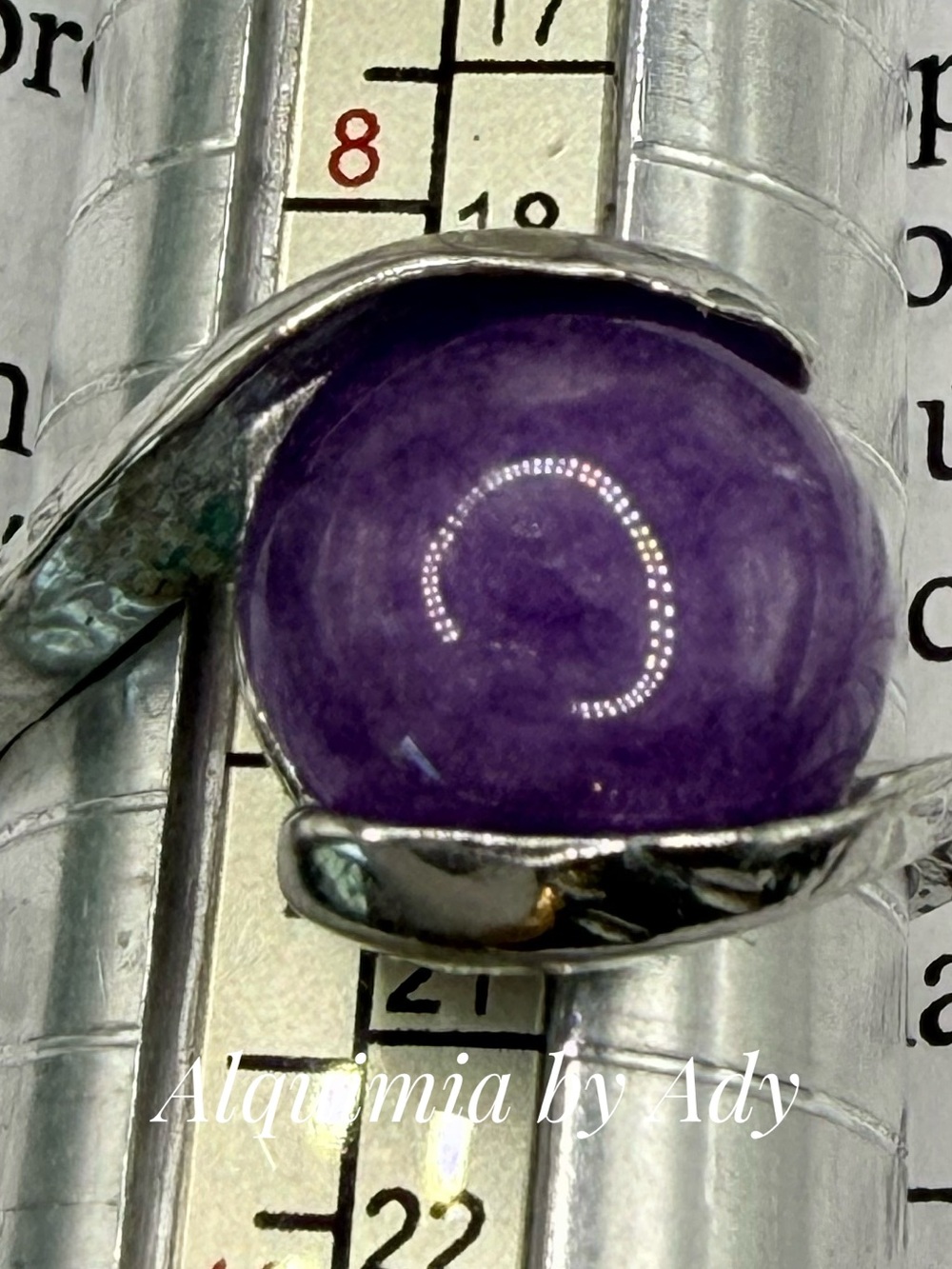 Purple Jade Victorian ring in silver setting - Picture 2 of 9